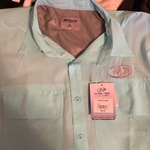 Men’s button Down fishing shirt.
